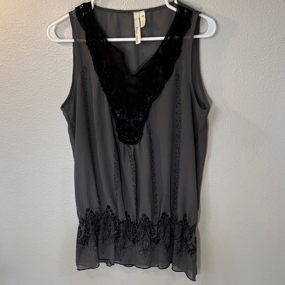 Black and Gray Sleeveless Top with Lace Detail -59sku